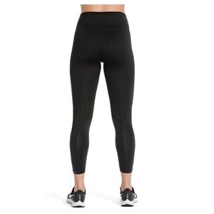 NWOT NIKE DRY-FIT 7/8 LEGGINGS